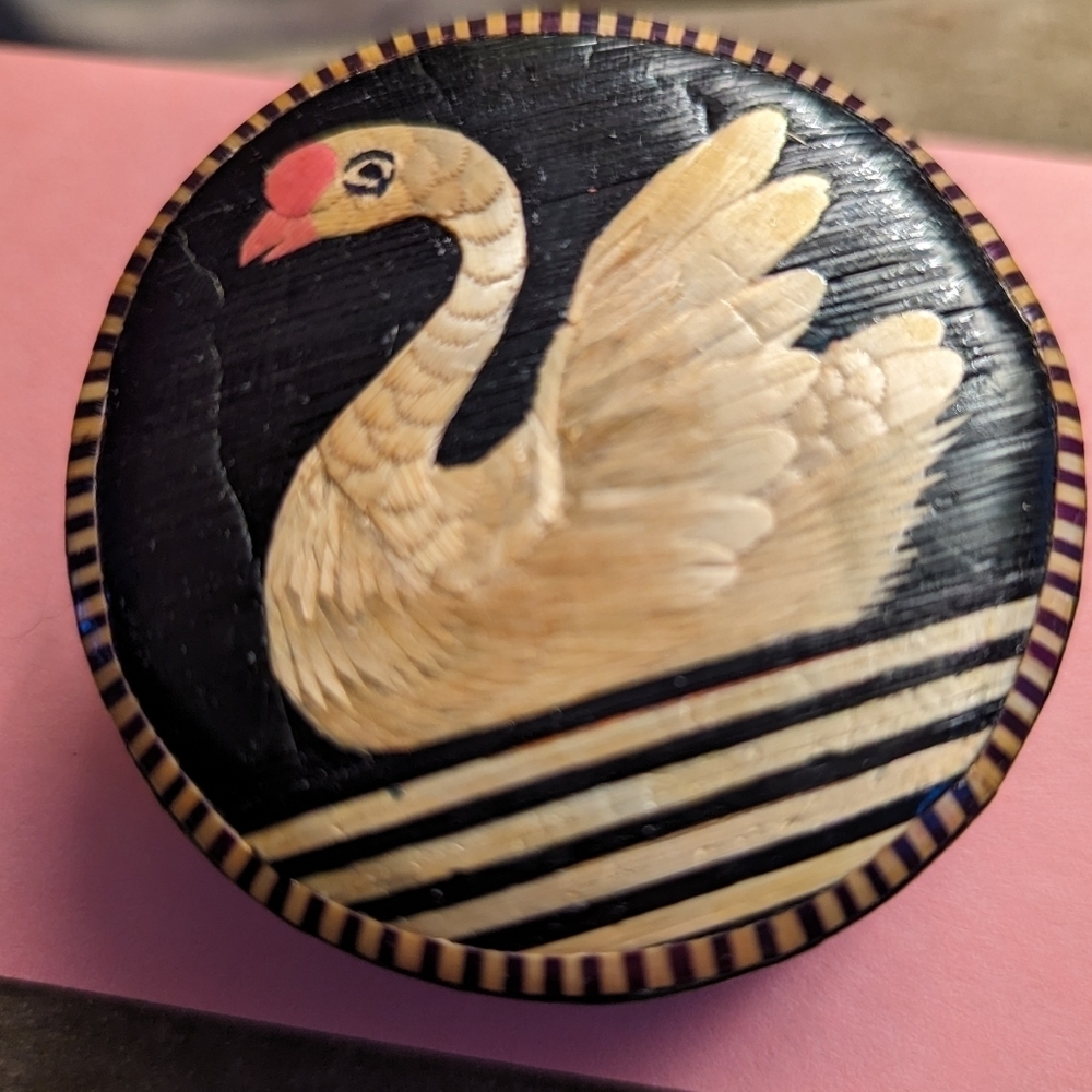 Trinket box black white swan woos design vintage republic of China